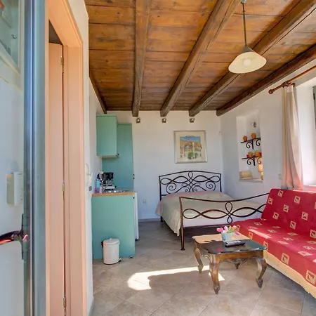 ゲストハウス Mani Stone Towers 3*