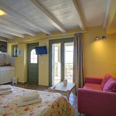 ゲストハウス Mani Stone Towers 3*