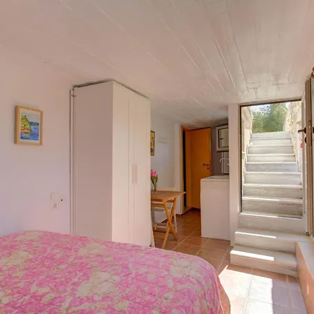 Mani Stone Towers Gasthuis