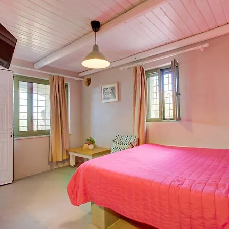 Gasthuis Mani Stone Towers 3*