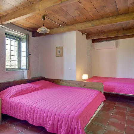 Mani Stone Towers Affittacamere 3*