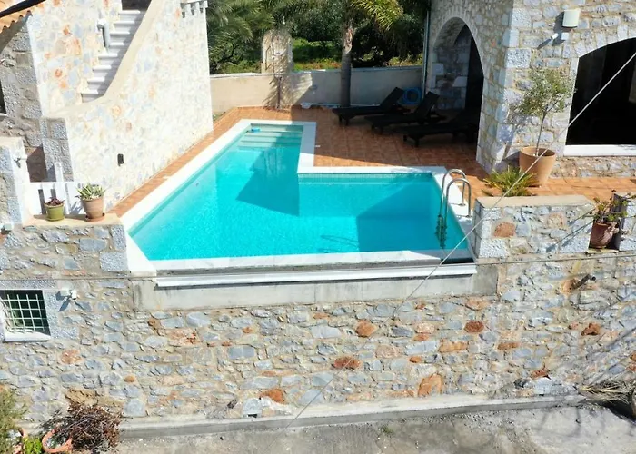 Mani Stone Towers Gæstehus