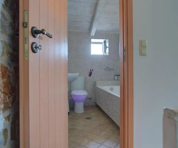 Gæstehus Mani Stone Towers 3*