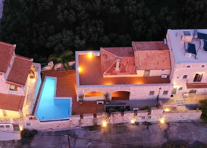 Mani Stone Towers Gæstehus 3*